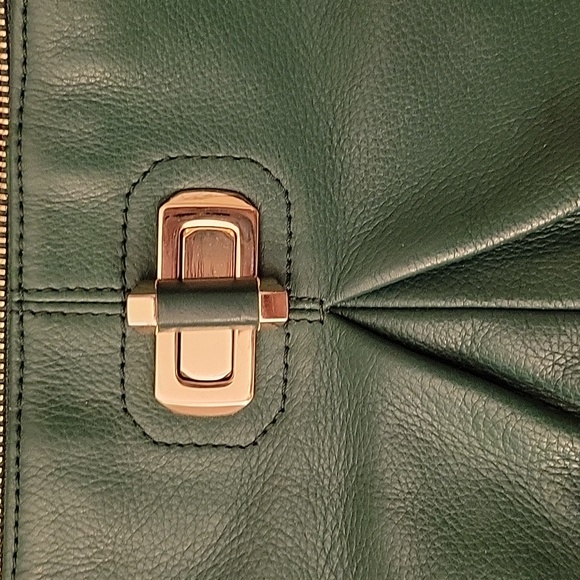 B. MAKOWSKY Green Crossbody Leather. Excellent condition - Picture 2 of 11